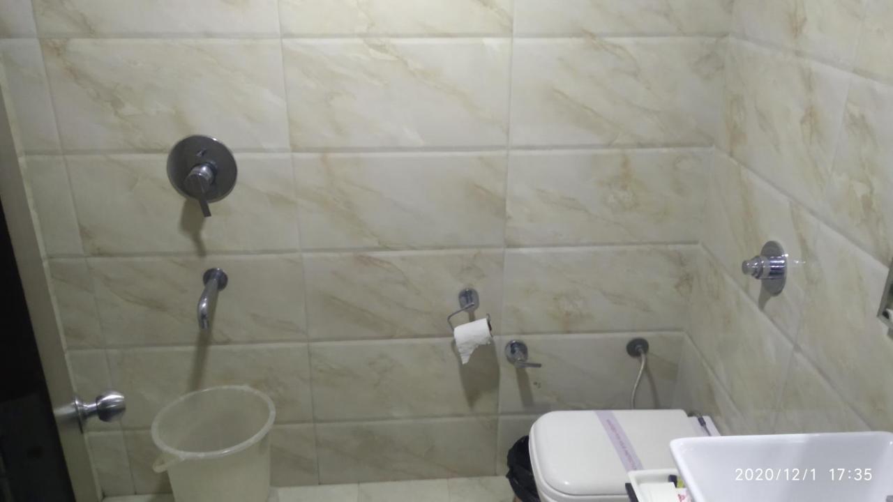 Hotel Popular Amritszár Kültér fotó