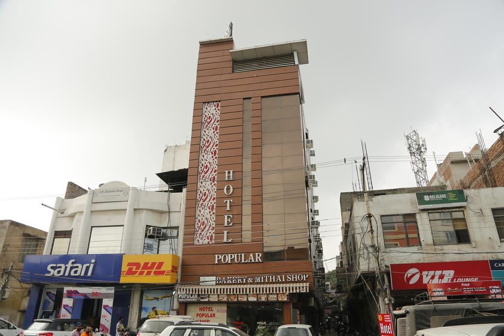 Hotel Popular Amritszár Kültér fotó