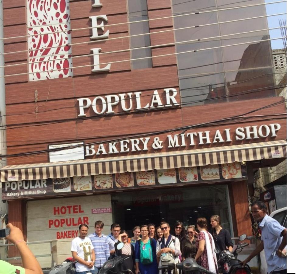 Hotel Popular Amritszár Kültér fotó